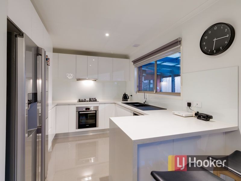 1/32 John Hunter Drive, Endeavour Hills VIC 3802