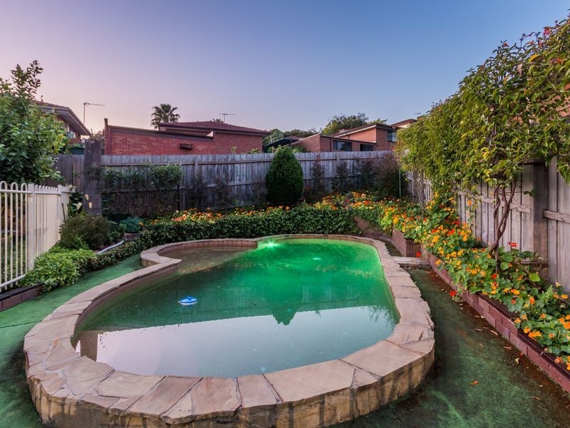 4 Barker Court, Endeavour Hills VIC 3802