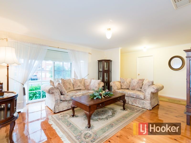14 Hanna Drive, Endeavour Hills VIC 3802