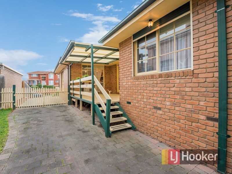 14 Hanna Drive, Endeavour Hills VIC 3802
