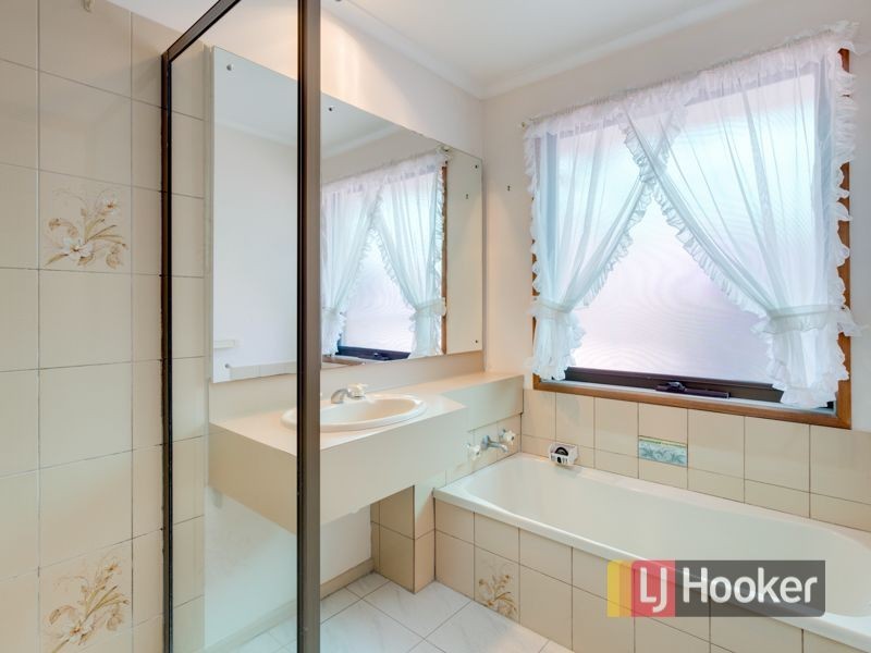 76 Matthew Flinders Avenue, Endeavour Hills VIC 3802