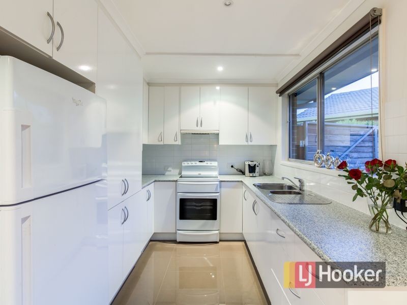 27 Mansfield Street, Berwick VIC 3806