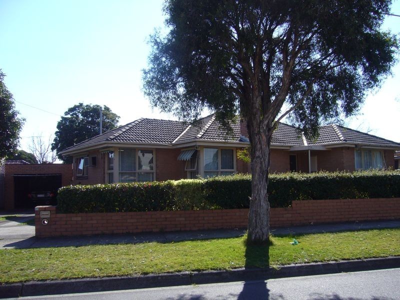 21 Koonalda Grove, Dandenong North VIC 3175