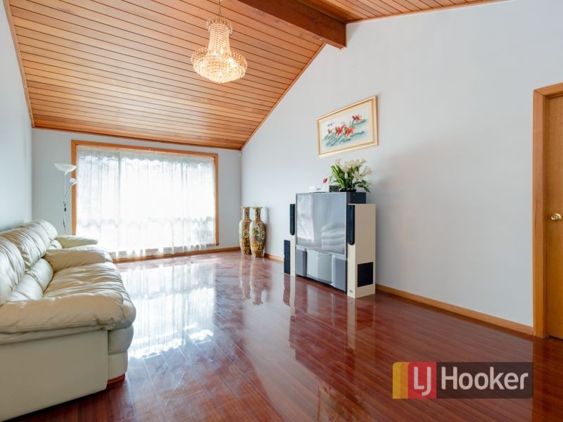 110-112 Kennington Park Drive, Endeavour Hills VIC 3802