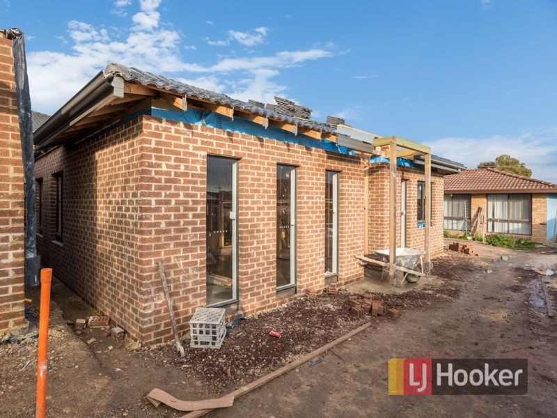 2-3/5 Allison Avenue, Eumemmerring VIC 3177