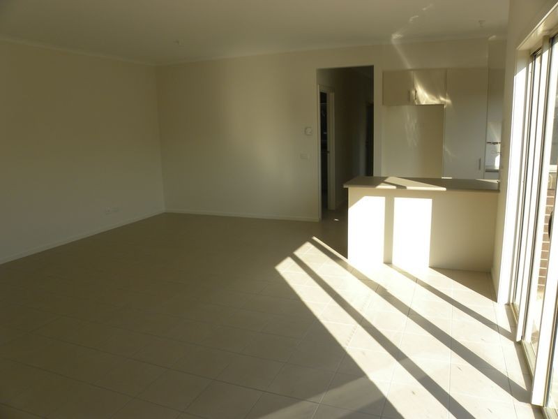 76 Sabel Drive, Cranbourne North VIC 3977