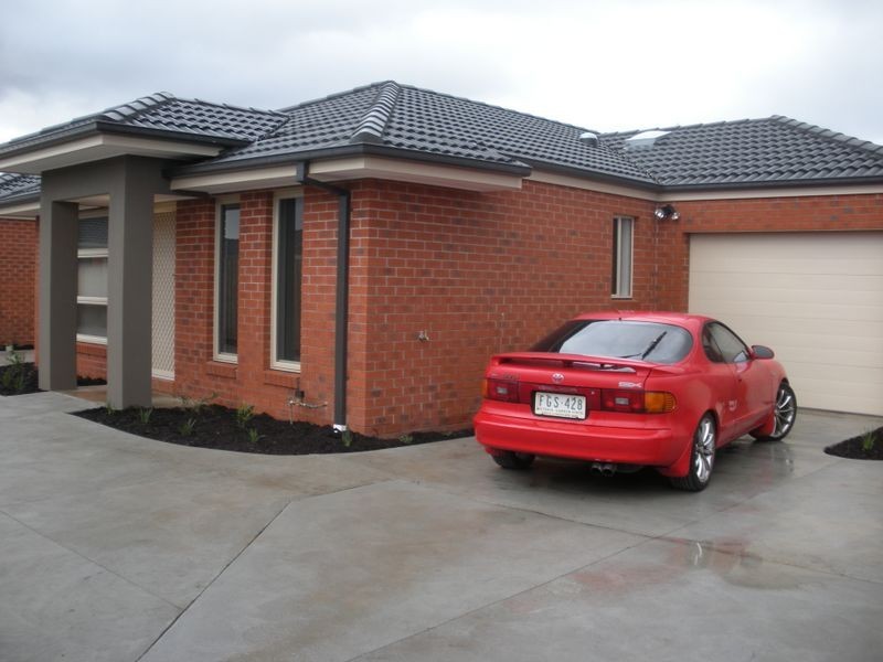 3/4 Bay Laurel Close, Lynbrook VIC 3975
