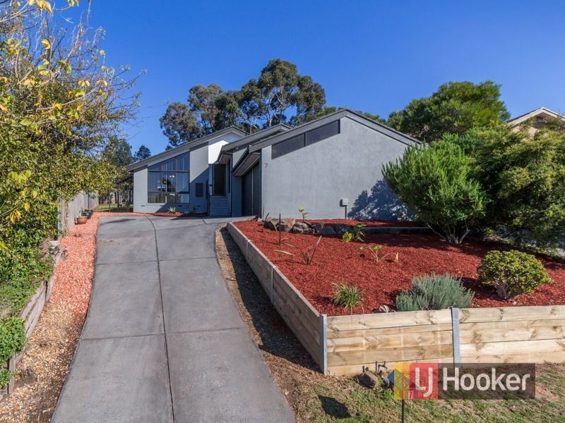 7 Singleton Drive, Endeavour Hills VIC 3802