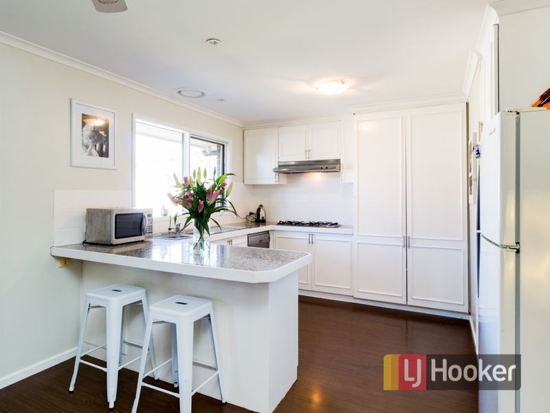 7 Singleton Drive, Endeavour Hills VIC 3802