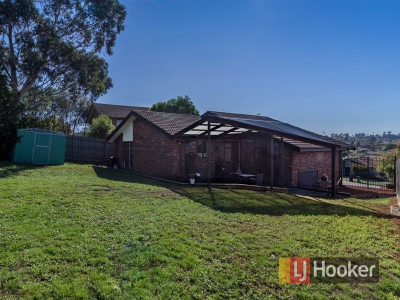7 Singleton Drive, Endeavour Hills VIC 3802