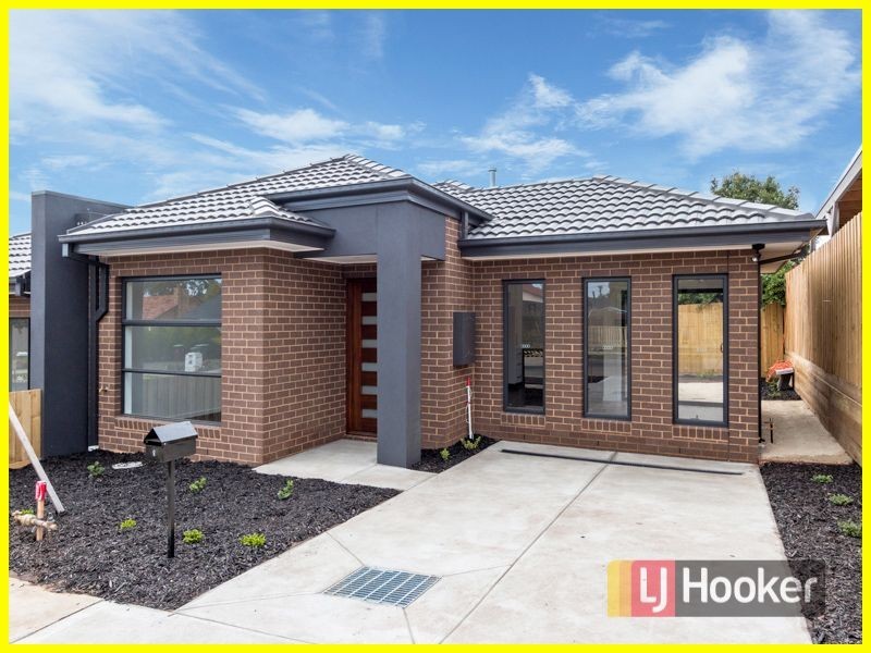 8 Stenocarpus Drive, Doveton VIC 3177
