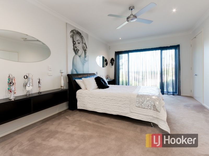 68 Lawson Way, Endeavour Hills VIC 3802