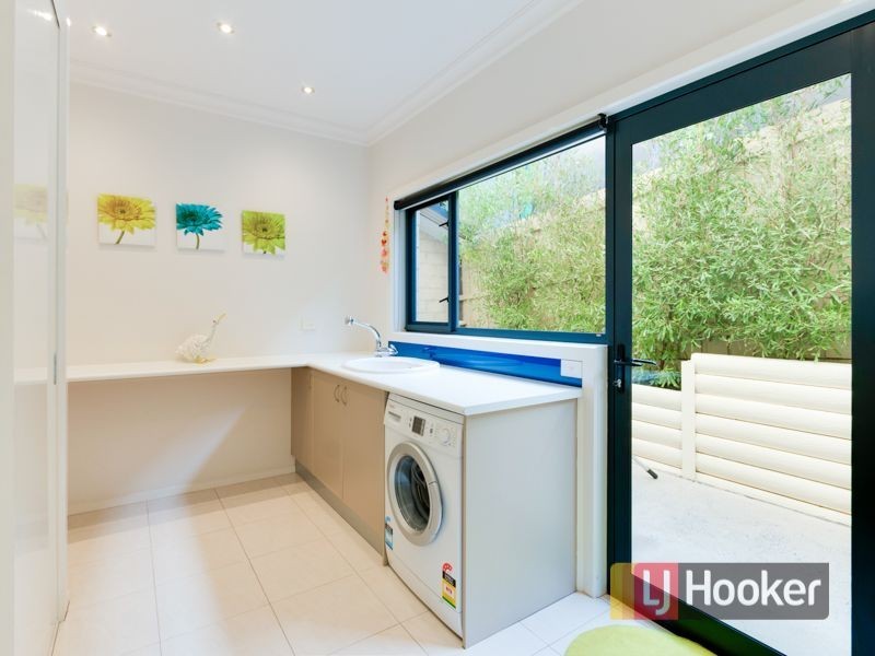 68 Lawson Way, Endeavour Hills VIC 3802