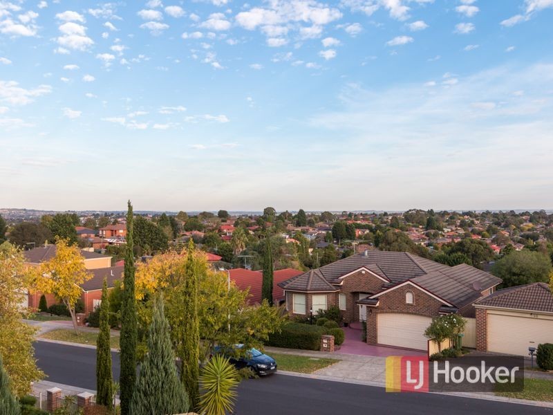 68 Lawson Way, Endeavour Hills VIC 3802