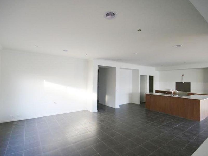 64 Sanctuary Lakes East Boulevard, Point Cook VIC 3030