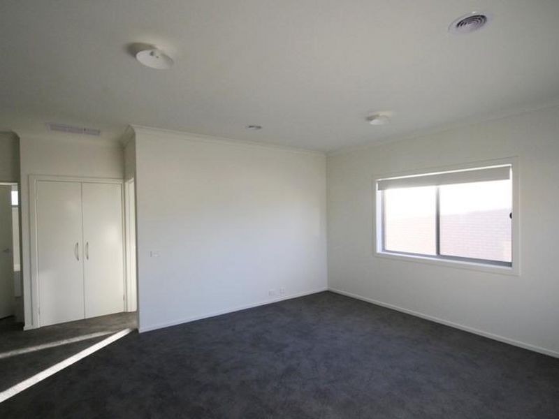 64 Sanctuary Lakes East Boulevard, Point Cook VIC 3030