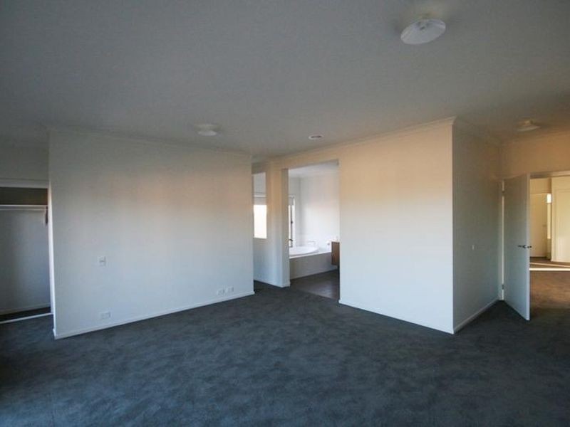 64 Sanctuary Lakes East Boulevard, Point Cook VIC 3030