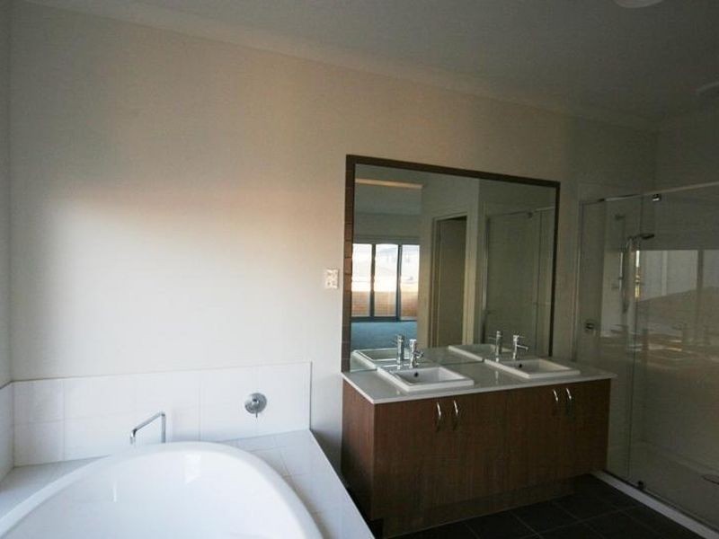 64 Sanctuary Lakes East Boulevard, Point Cook VIC 3030