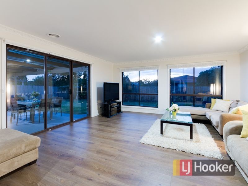 24 James Cook Drive, Endeavour Hills VIC 3802