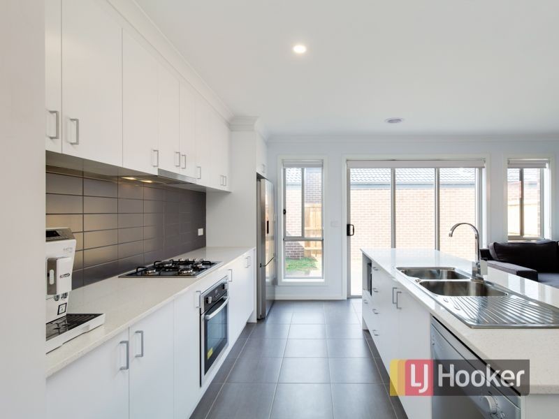 3 Tyalla Way, Pakenham VIC 3810