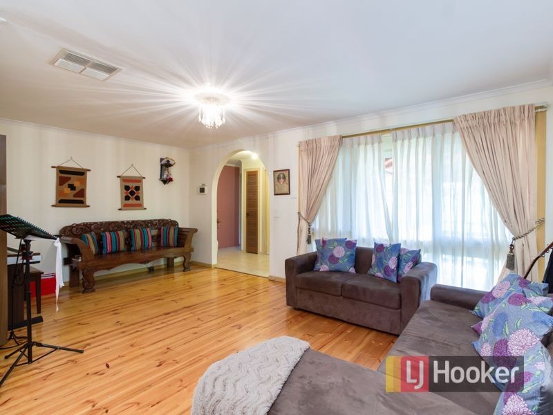 25 Crossdale Rise, Endeavour Hills VIC 3802