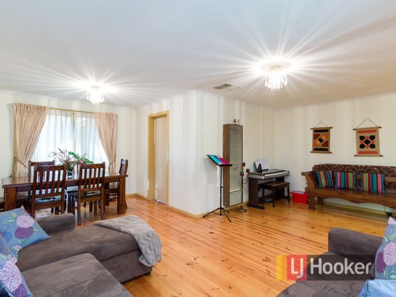 25 Crossdale Rise, Endeavour Hills VIC 3802