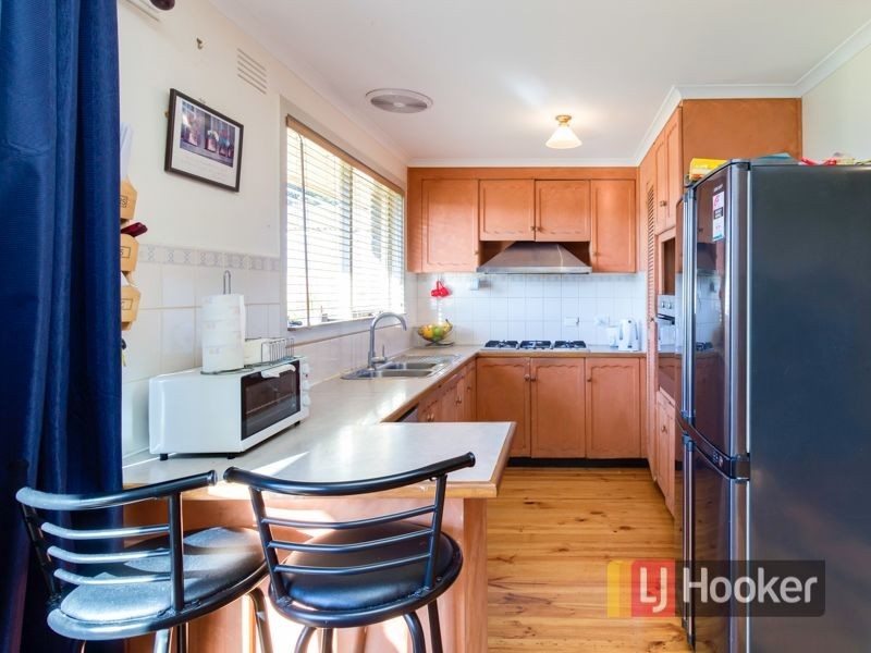 25 Crossdale Rise, Endeavour Hills VIC 3802