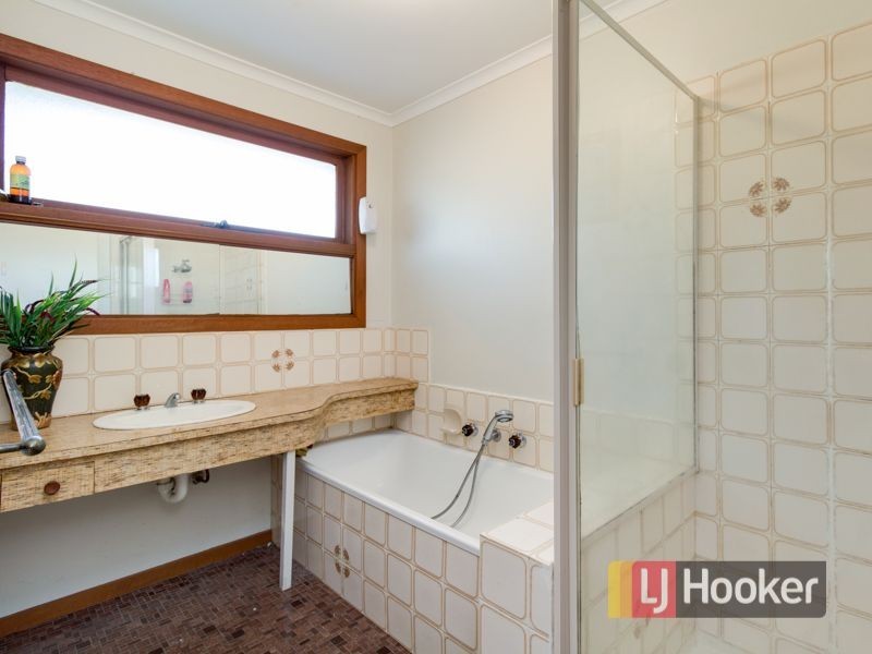 25 Crossdale Rise, Endeavour Hills VIC 3802