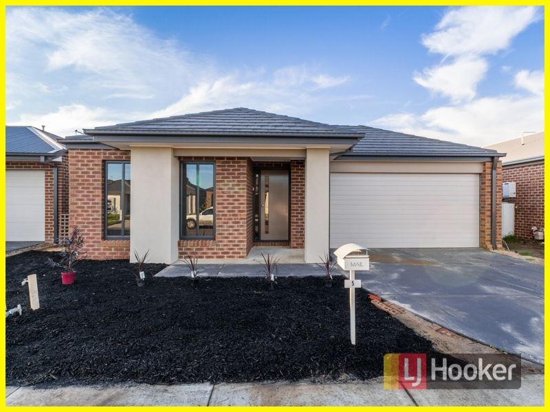 5 Stark Circuit, Cranbourne East VIC 3977