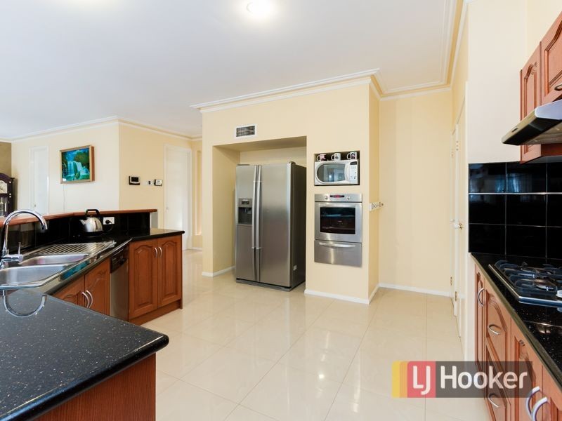 70 Lawson Way, Endeavour Hills VIC 3802