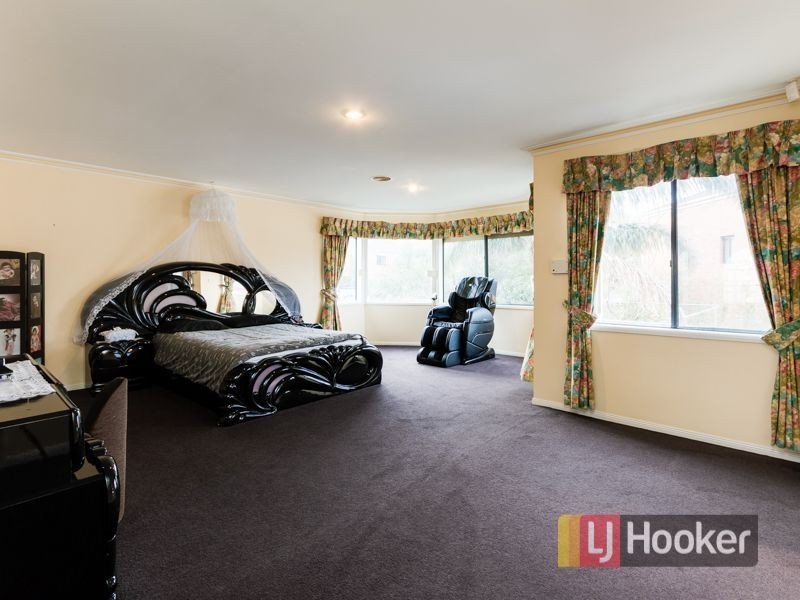 70 Lawson Way, Endeavour Hills VIC 3802
