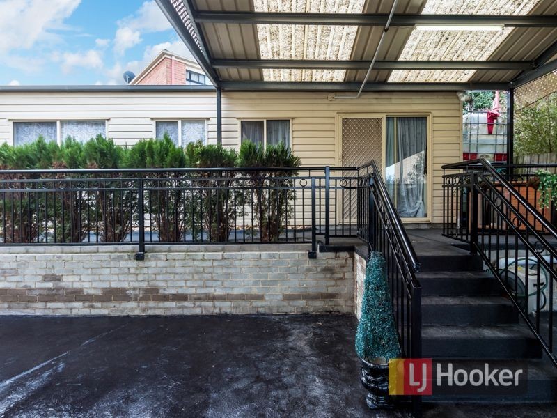 70 Lawson Way, Endeavour Hills VIC 3802