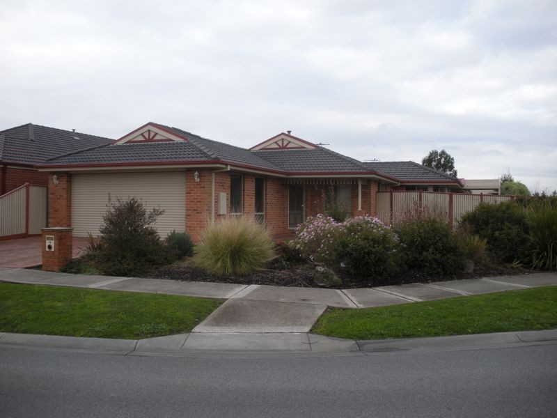 74 Marsh Grove, Berwick VIC 3806