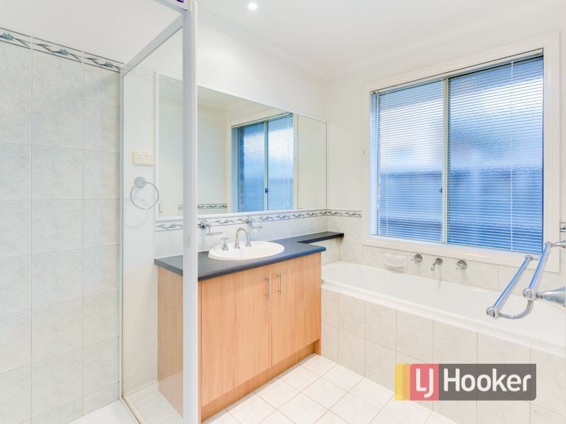 17 Parish Court, Narre Warren South VIC 3805