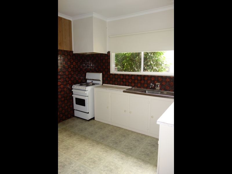 18 Tristania Street, Doveton VIC 3177