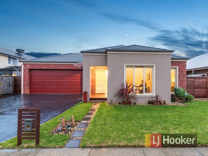 8 Silverleaf Crescent, Officer VIC 3809