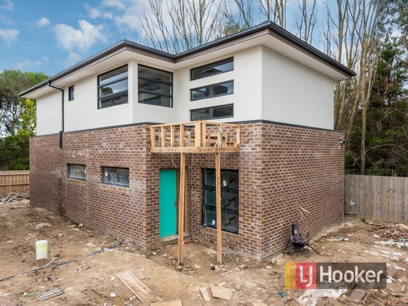 13/122-124 Kennington Park Drive, Endeavour Hills VIC 3802