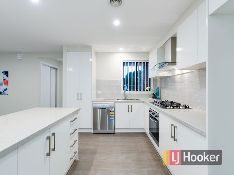 3/3 Rain Court, Doveton VIC 3177