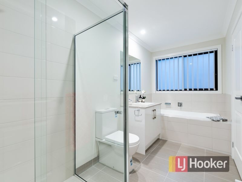 3/3 Rain Court, Doveton VIC 3177