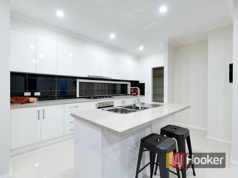 12 Philip Road, Hallam VIC 3803