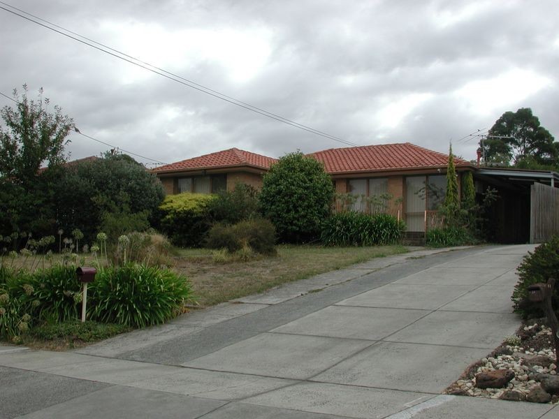 9 Raven Crescent, Narre Warren VIC 3805