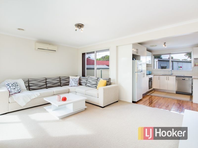 2 Calrossie Close, Endeavour Hills VIC 3802