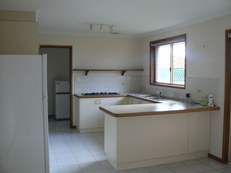 1/9 Edward Avenue, Dandenong VIC 3175