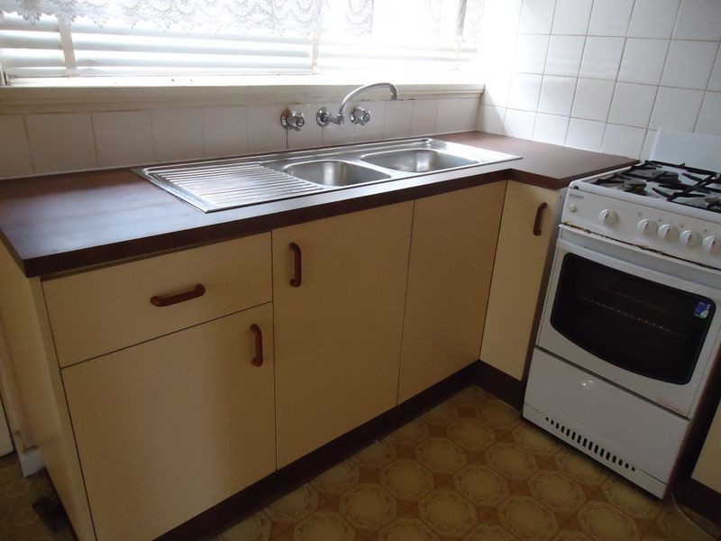 2/28 Hemmings Street, Dandenong VIC 3175