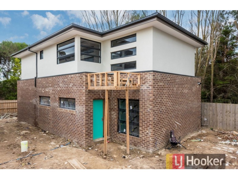 13/122-124 Kennington Park Drive, Endeavour Hills VIC 3802