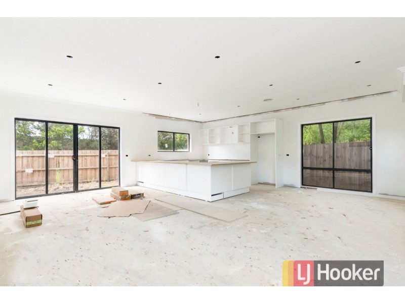 13/122-124 Kennington Park Drive, Endeavour Hills VIC 3802