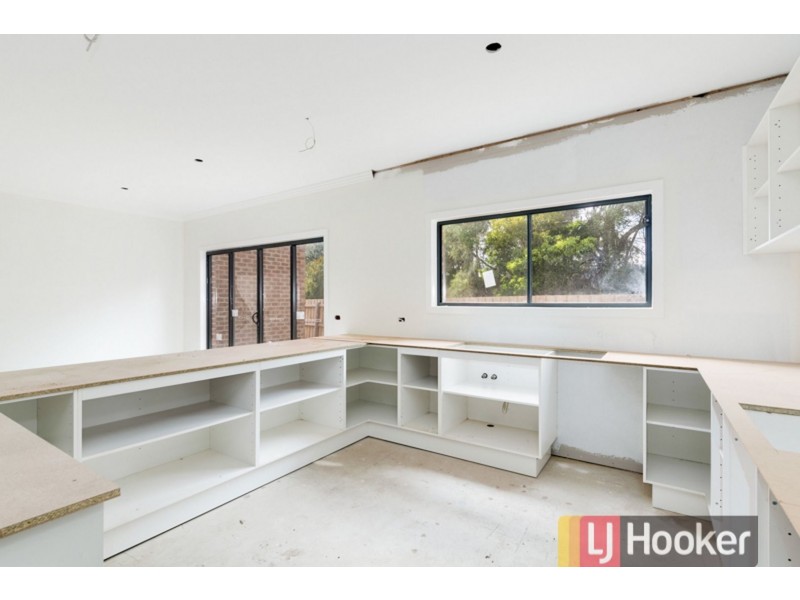 13/122-124 Kennington Park Drive, Endeavour Hills VIC 3802