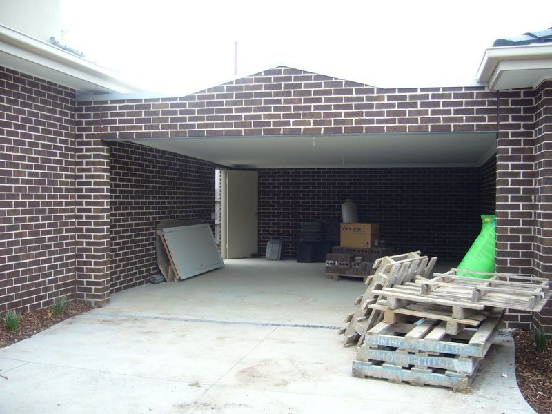 1/2 Deakin Crescent, Dandenong North VIC 3175