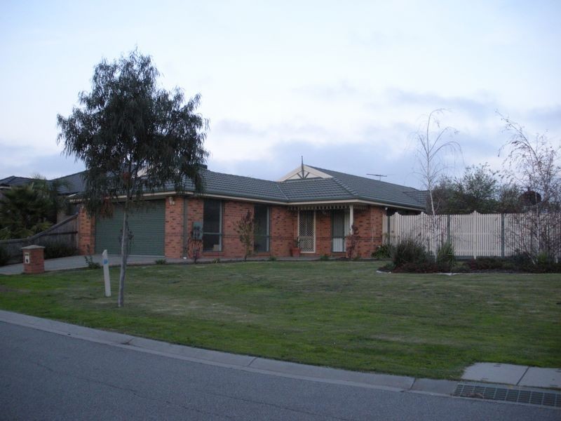 9 Spoonbill Street, Berwick VIC 3806