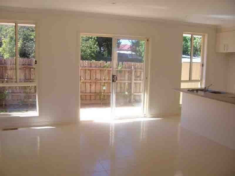 2/1521 Heatherton Road, Dandenong North VIC 3175